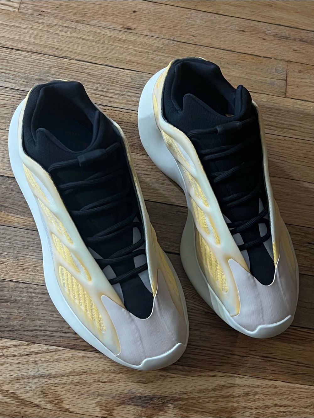 Yeezy 700 v3 Men's Athletic Sneakers in Black and Pale Yellow Accent size 11
